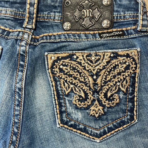 Miss Me Boot Distressed Low Rise | Size 29 - Picture 13 of 16